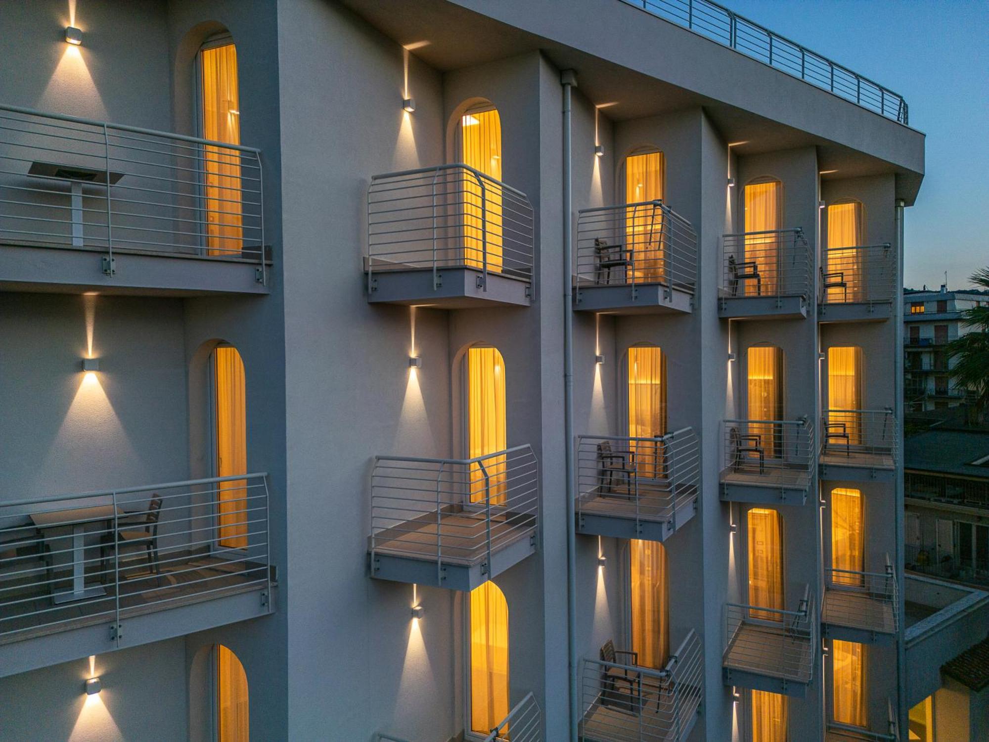 Hotel Velia Grottammare Eksteriør billede